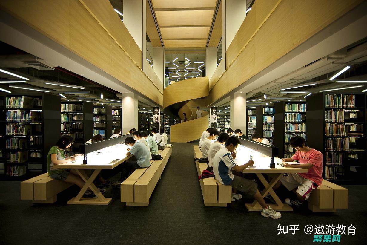 夜晚圖書館的隱藏陰影：校園靈異事件的探索之旅，揭開圖書館的秘密 (夜晚圖書館的故事)