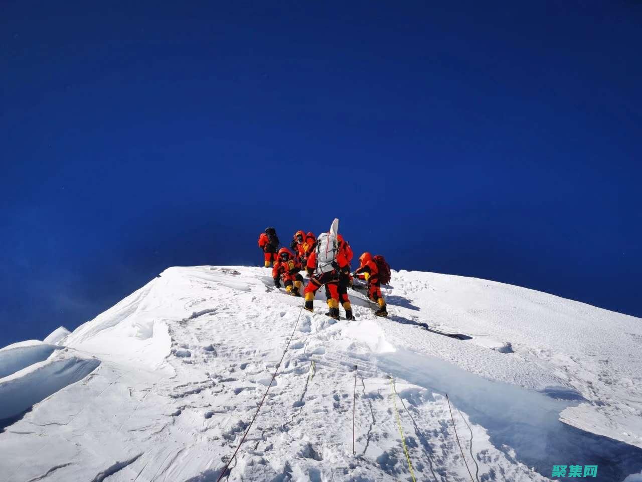 珠峰之巔的幽靈：登山者在死亡區(qū)域的超自然體驗 (珠峰之巔的幽靈是誰)